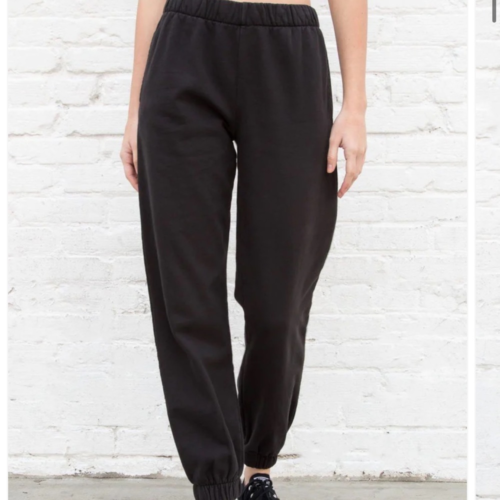 BRANDY MELVILLE BLACK HERMOSA SWEATPANTS S/M